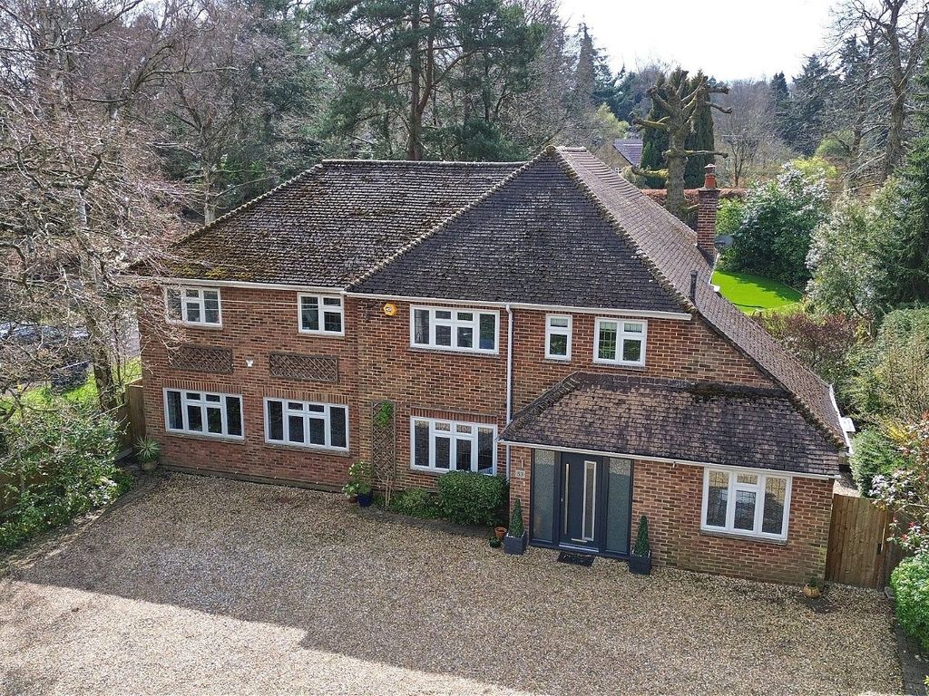 4 bed detached house for sale in Elvetham Road, Fleet GU51 Zoopla