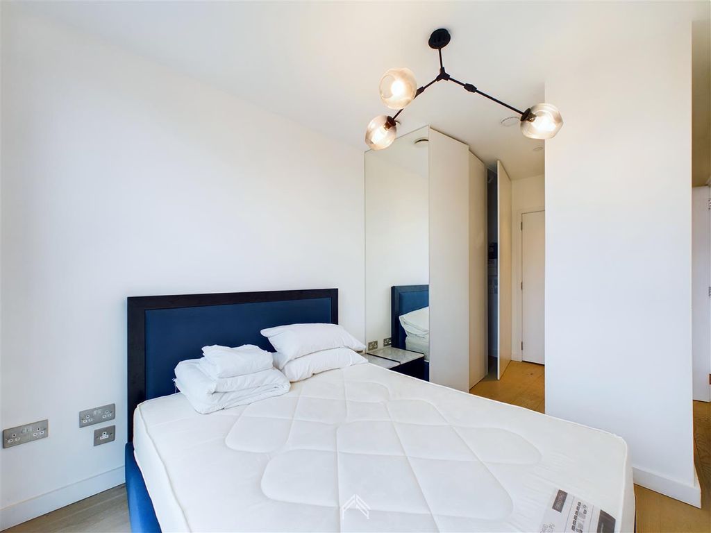 2 bed flat to rent in High Street, Uxbridge UB8, £1,950 pcm Zoopla