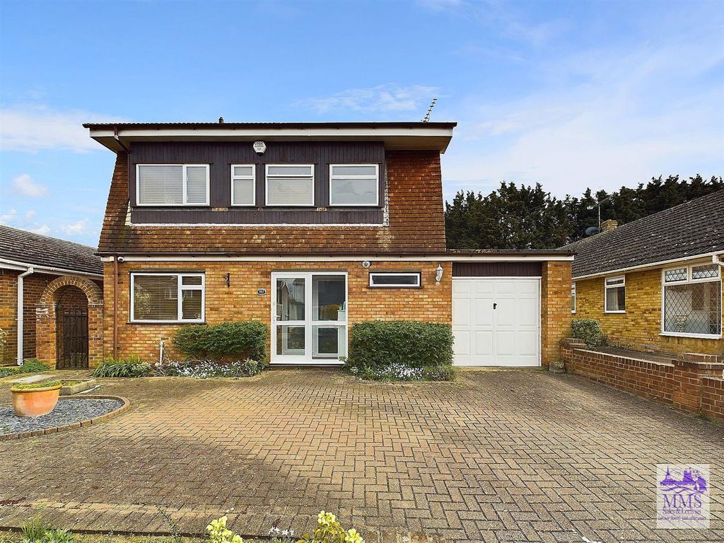 3 bed detached house for sale in View Road, Cliffe Woods, Rochester ME3, £450,000 Zoopla