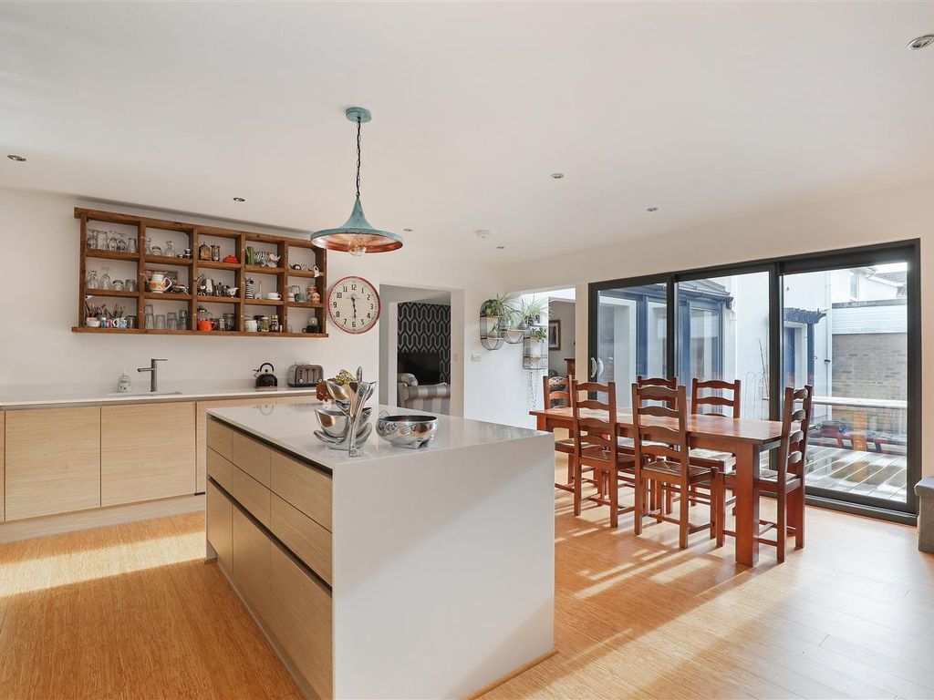 4 bed detached house for sale in Careys Close, Clevedon BS21, £750,000