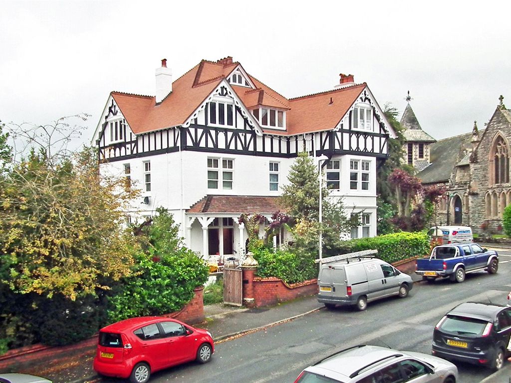 1 bed flat to rent in Spa Road, Llandrindod Wells, Powys LD1, £430 pcm