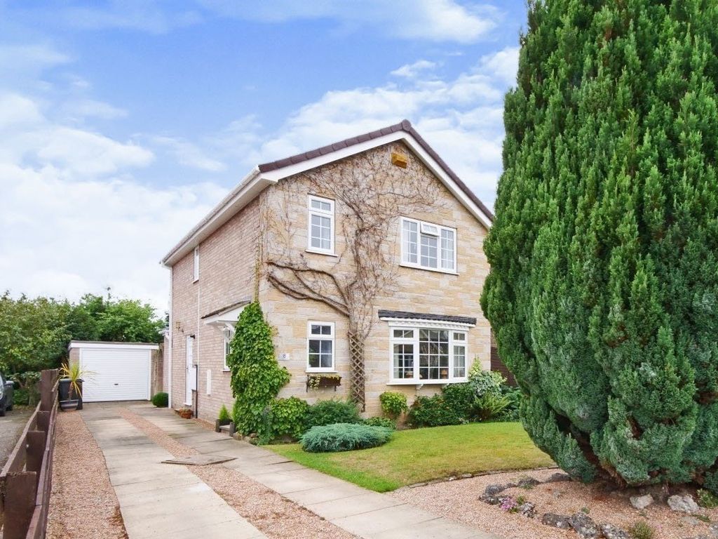 4 bed detached house for sale in Stoop Close, Wigginton, York, North