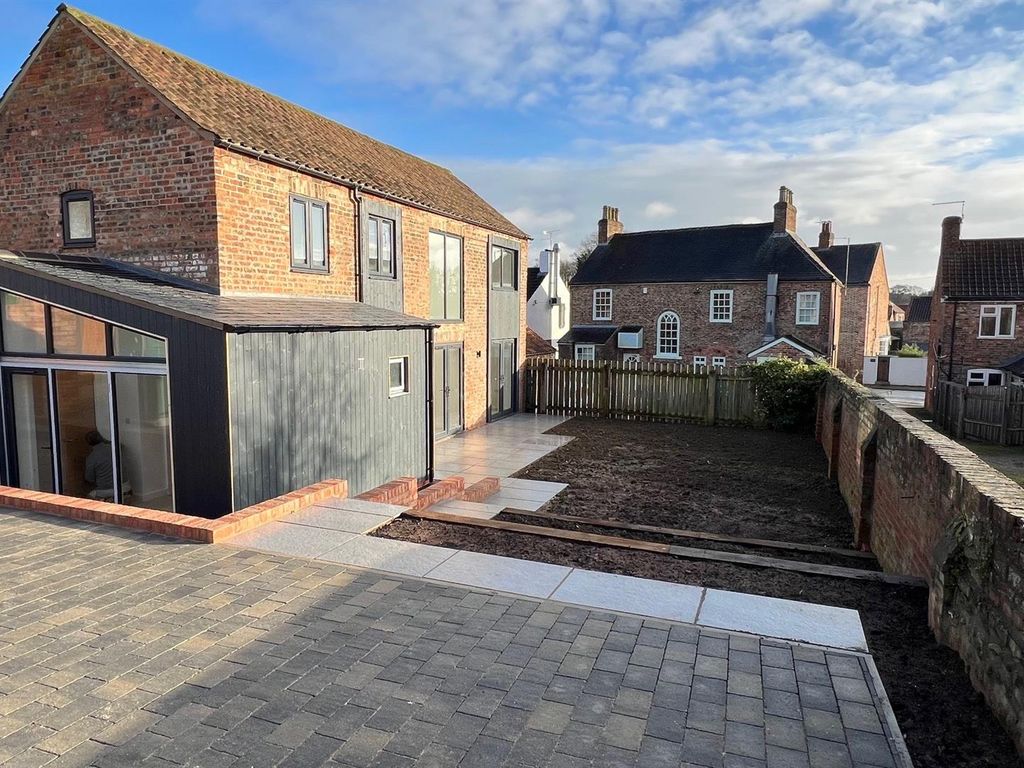 3 bed detached house for sale in Horsefair, Boroughbridge, York YO51, £