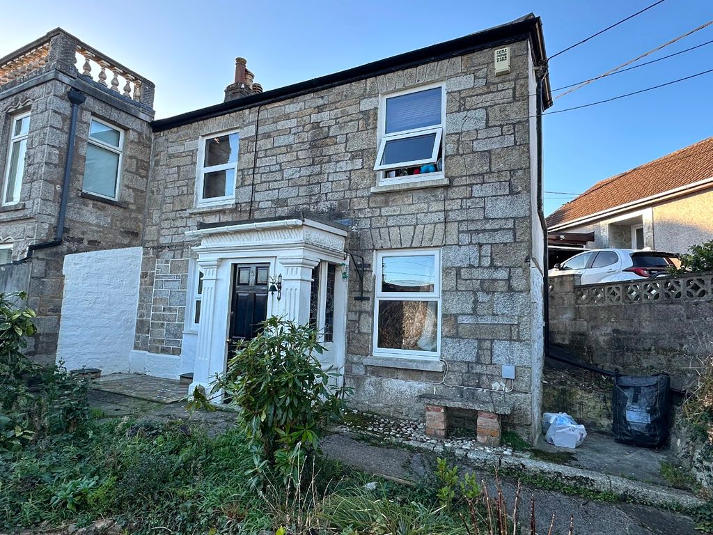 4 bed semidetached house to rent in Kernick Road, Penryn TR10, £2,300