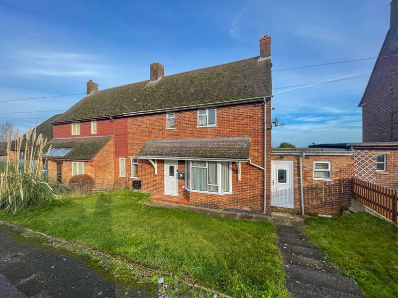 3 bed semidetached house for sale in New Road, Drayton Parslow, Milton