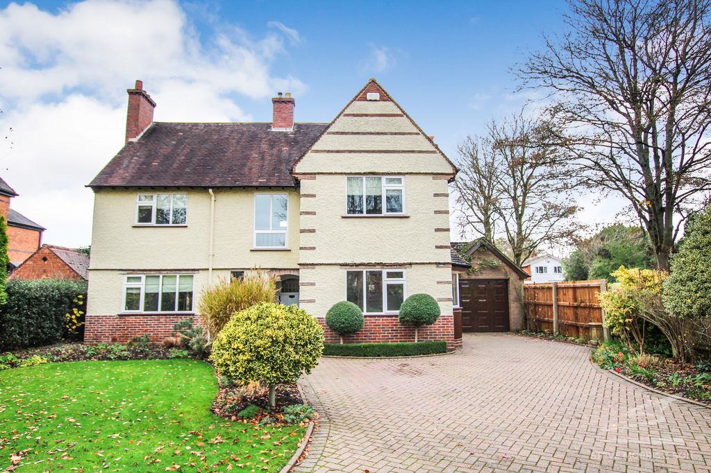 4 bed detached house to rent in Vesey Road, Sutton Coldfield B73, £