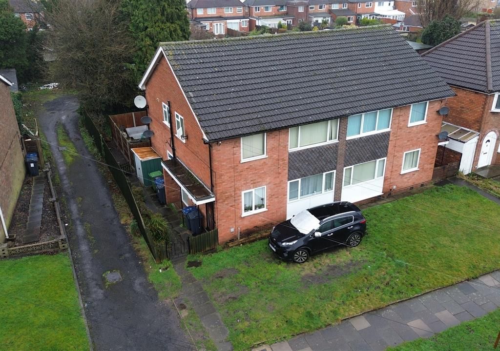 2 bed for sale in Church Road, Sheldon, Birmingham B26, £