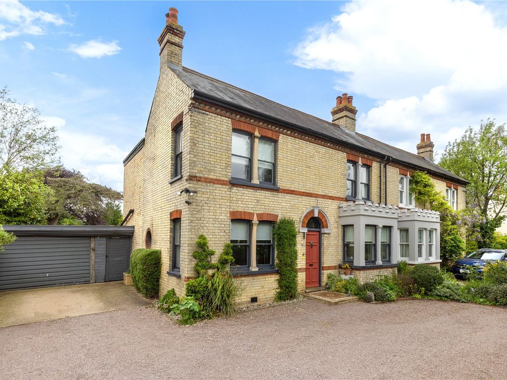 4 bed semidetached house for sale in Shelford Road, Trumpington