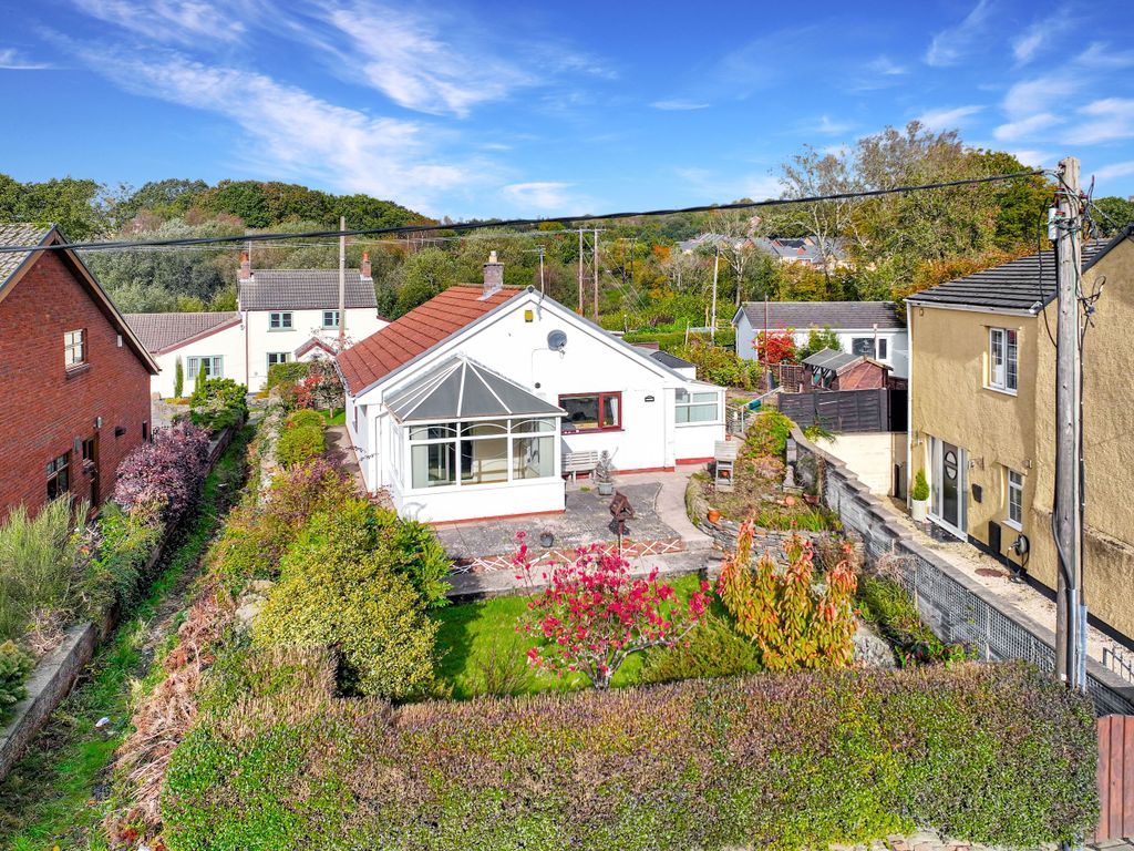 2 bed bungalow for sale in Claudene, The Bryn, Pontllanfraith NP12, £