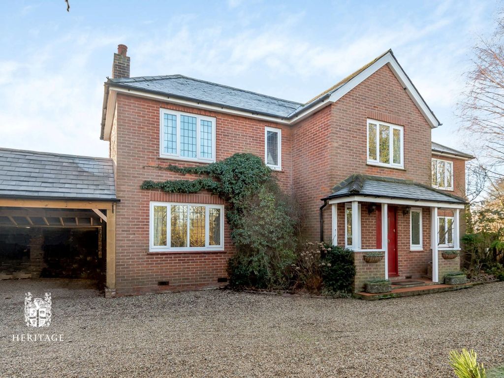 4 bed detached house for sale in Hall Road, Panfield CM7 Zoopla