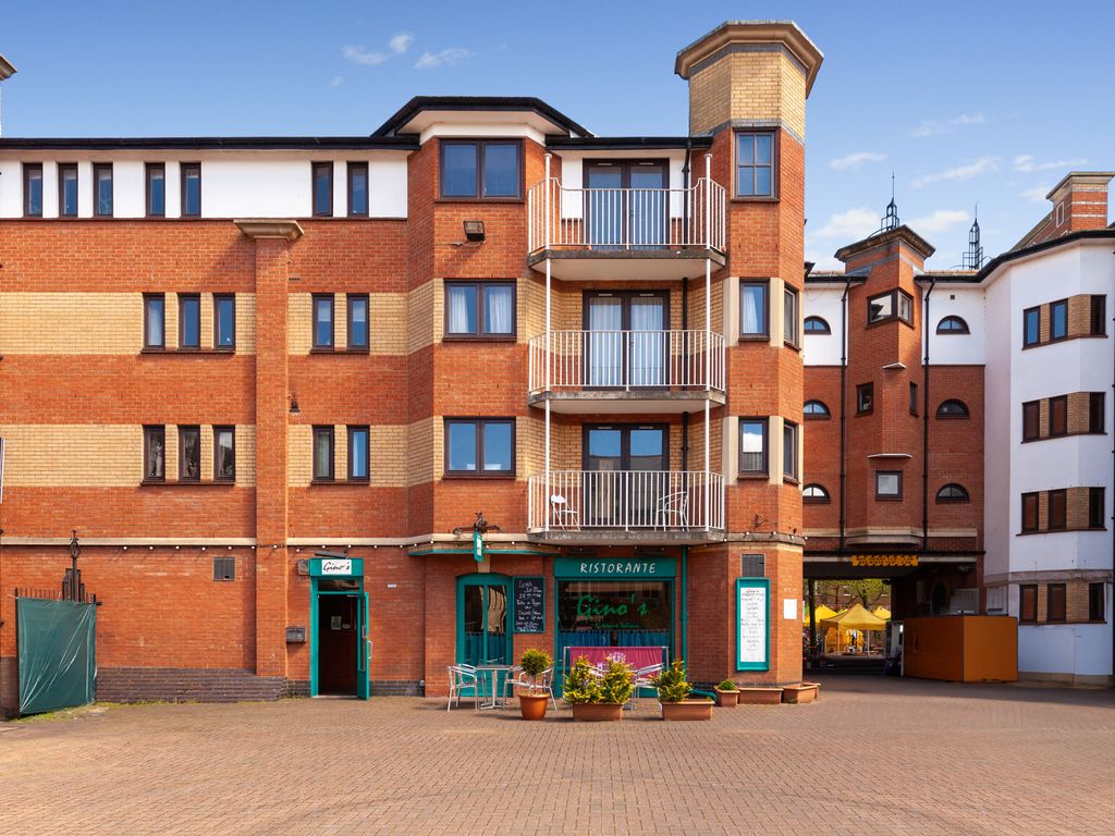 3 bed flat for sale in The Chilterns, Gloucester Green, Oxford City