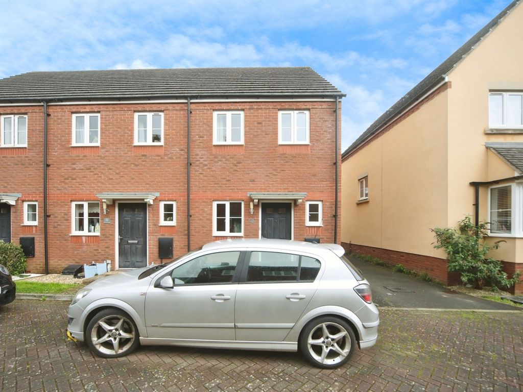 2 bed end terrace house for sale in Grove Gate, Staplegrove, Taunton