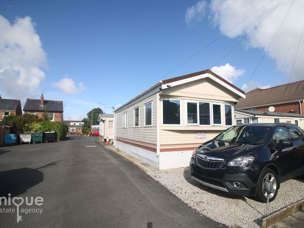 2 bed mobile/park home for sale in Ingledene, Lawsons Road, Thornton