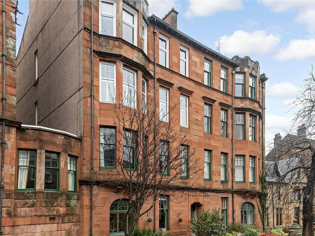 2 bed flat for sale in Camphill Avenue, Shawlands, Glasgow G41, £