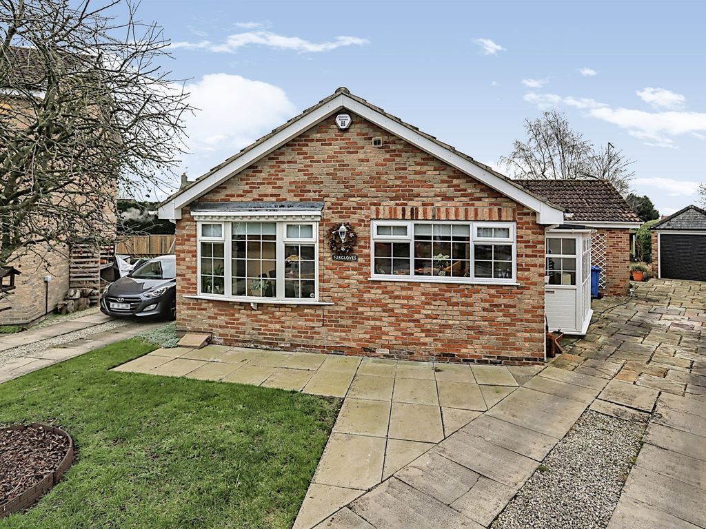 3 bed detached bungalow for sale in Cricketers Way, Wilberfoss, York