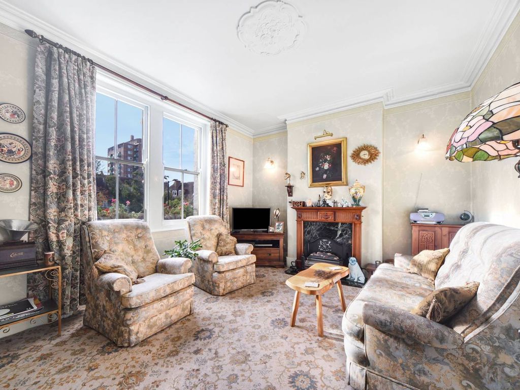 Pullens Buildings Elephant And Castle London SE17