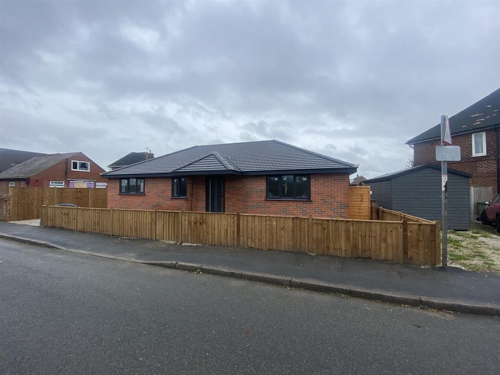 3 bed detached bungalow for sale in Langwith Road, Langwith Junction