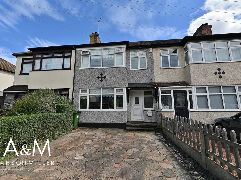 3 bed terraced house for sale in Lynton Avenue, Romford RM7, £400,000