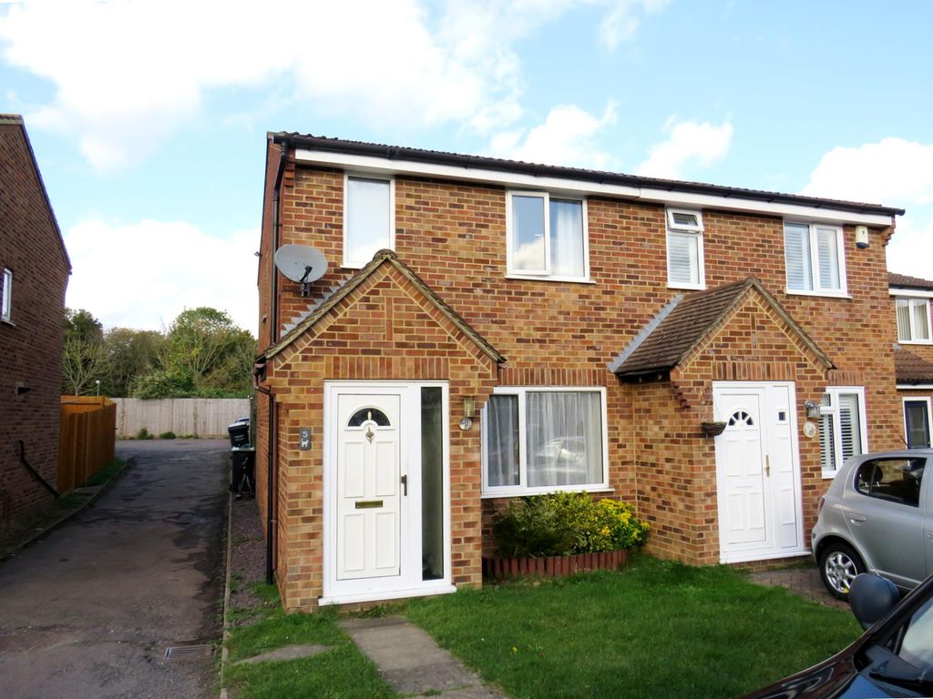 3 bed semidetached house to rent in Barleycorn, Leybourne, West