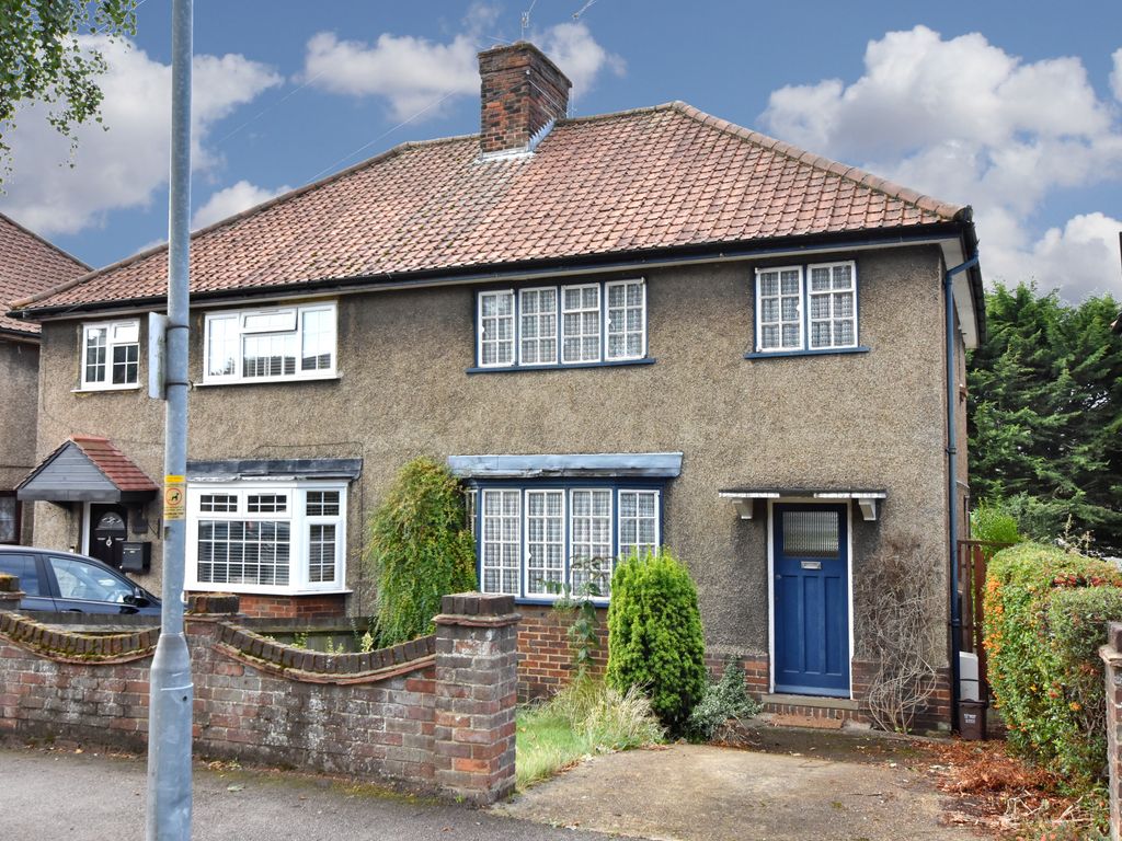 3 bed semidetached house for sale in Blackwell Drive, Watford WD19, £