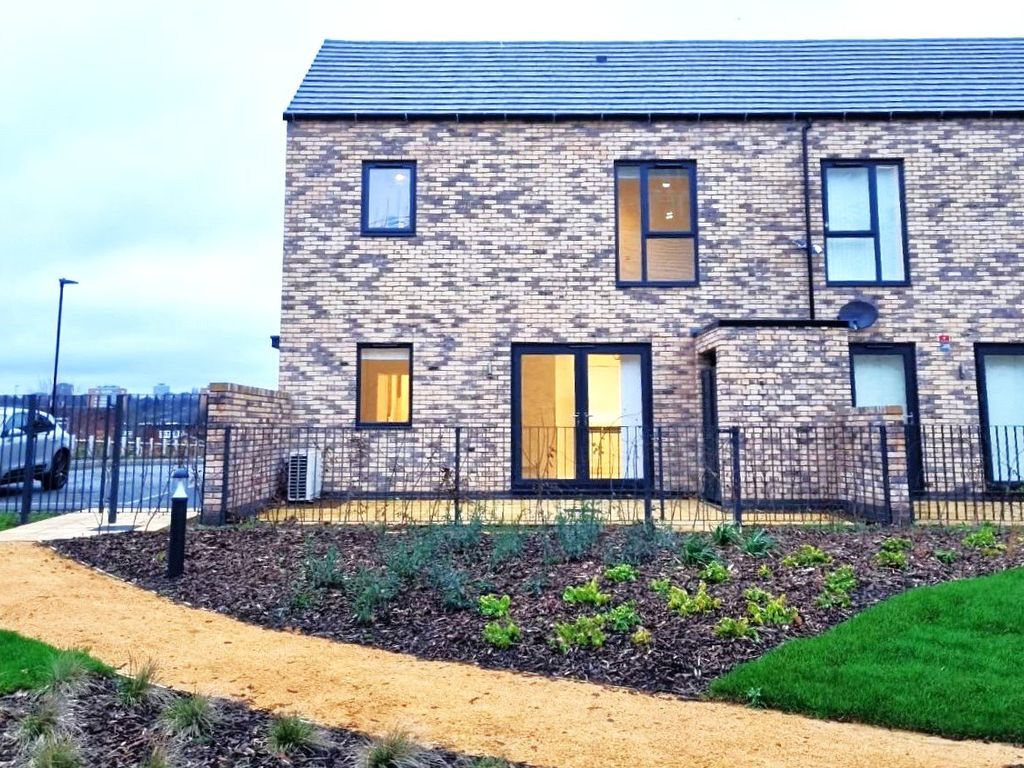 3 bed end terrace house to rent in Bird Close, Balsall Heath