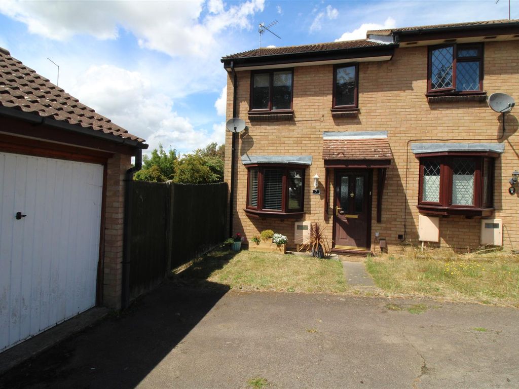 2 bed property for sale in Sandpiper Close, Burton Latimer, Kettering