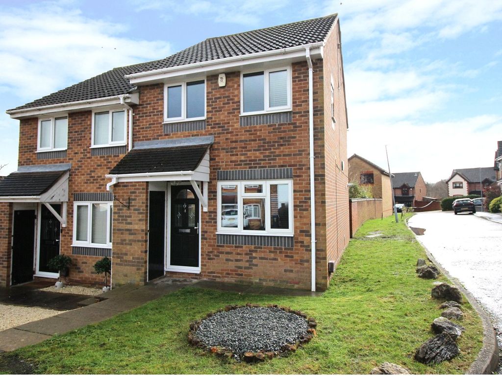 2 bed semidetached house to rent in Wheatear Place, Billericay CM11, £