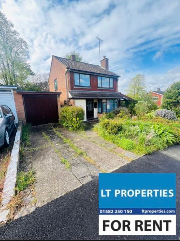 3 bed detached house to rent in Parkland Drive, Luton LU1, £2,500 pcm