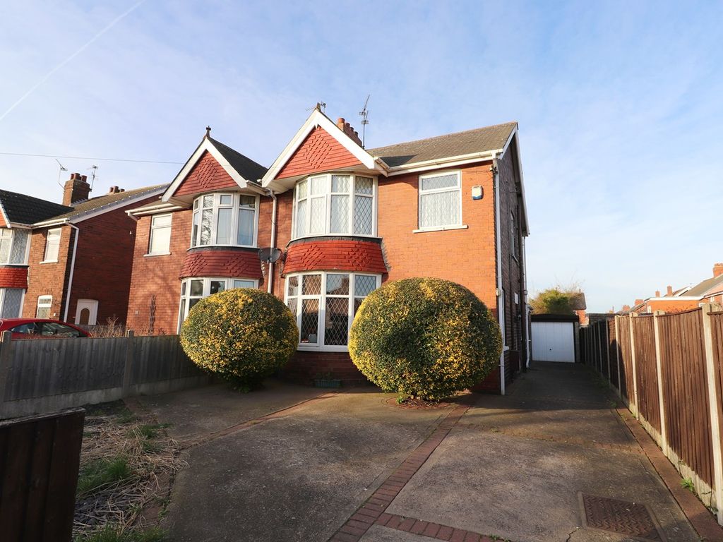 3 bed semidetached house for sale in Cliff Gardens, Scunthorpe DN15
