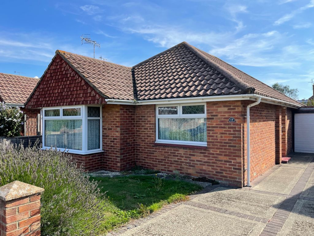 2 bed detached bungalow for sale in Freshfields Close, Lancing BN15