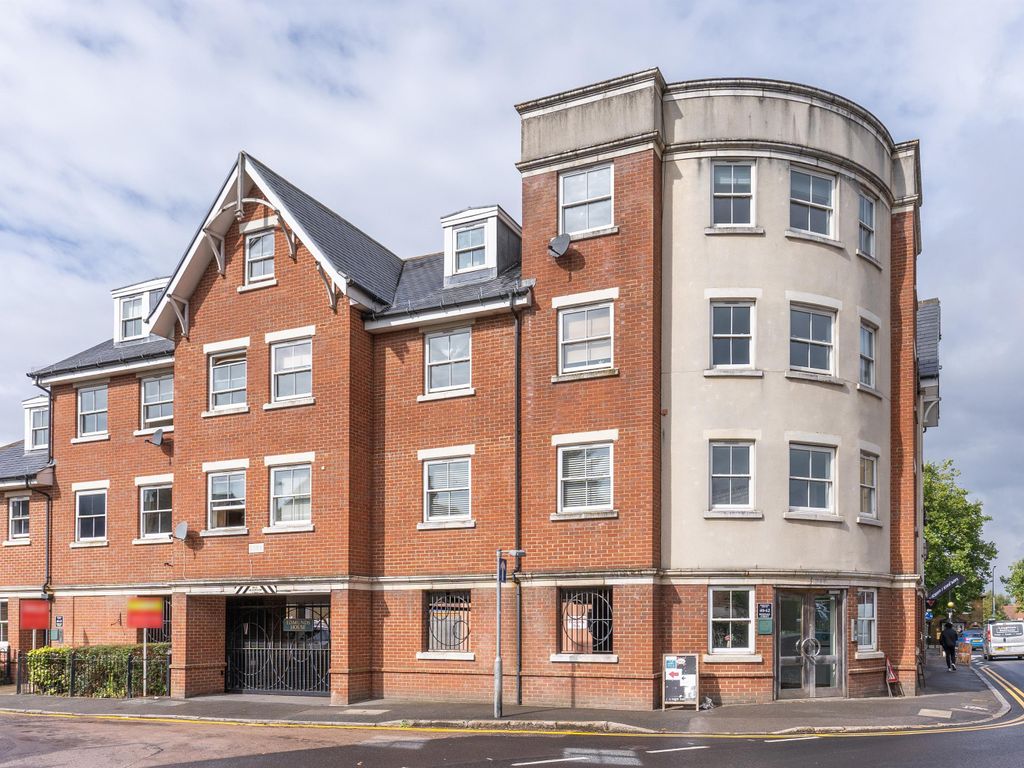 1 bed flat to rent in Edmunds House, 4042 Hemnall Street, Epping