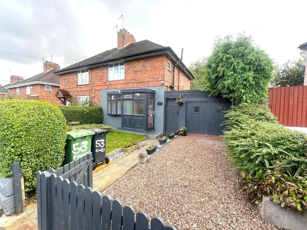 3 bed semidetached house for sale in Foxglove Road, Dudley DY1, £
