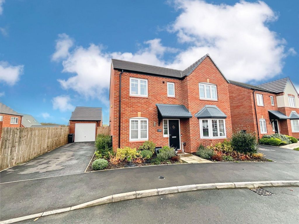 4 bed detached house for sale in Meadow Way, Tamworth, Staffordshire