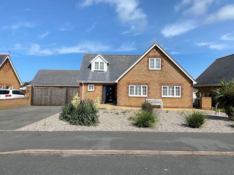 3 bed detached house for sale in Corbett Avenue, Tywyn LL36, £450,000