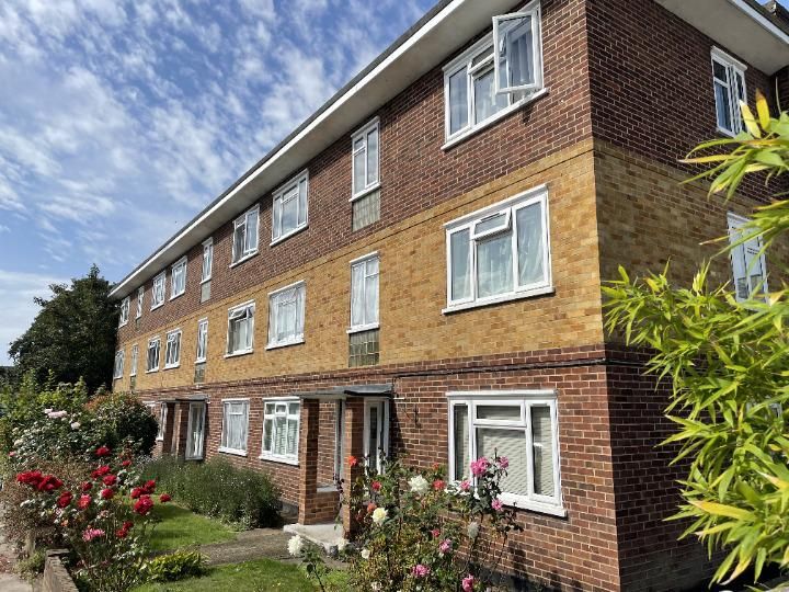 1 bed flat for sale in Chelsea Close, Hampton Hill, Hampton TW12, £225,000 Zoopla