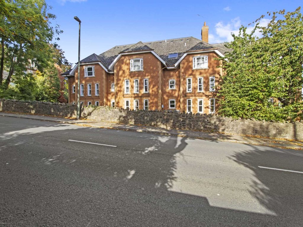 2 bed flat for sale in Worcester Road, Malvern WR14 Zoopla