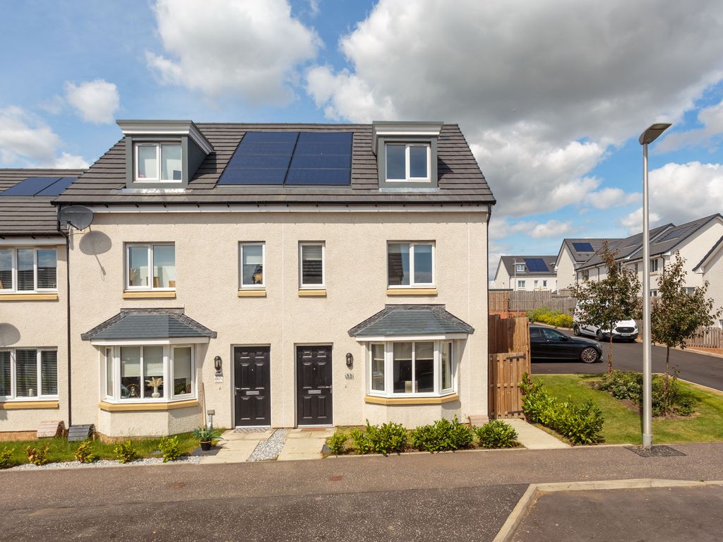 3 bed end terrace house for sale in 90 Elm Park, Hill Of Beath