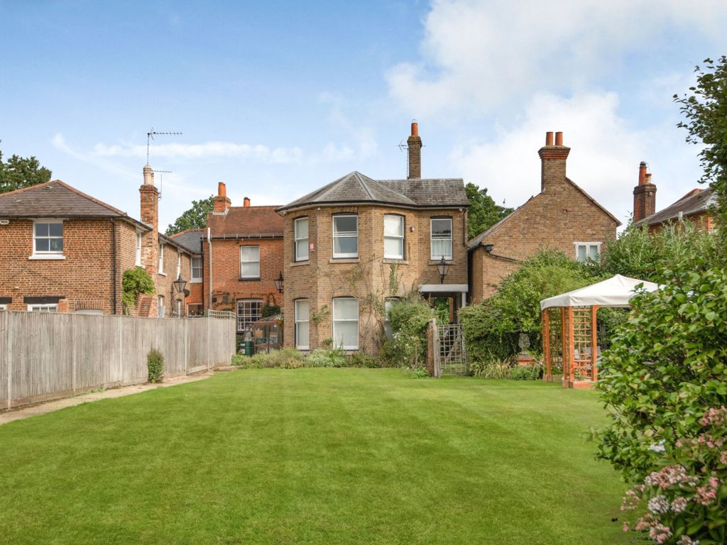 5 bed semidetached house for sale in Barley Mow Road, Englefield Green