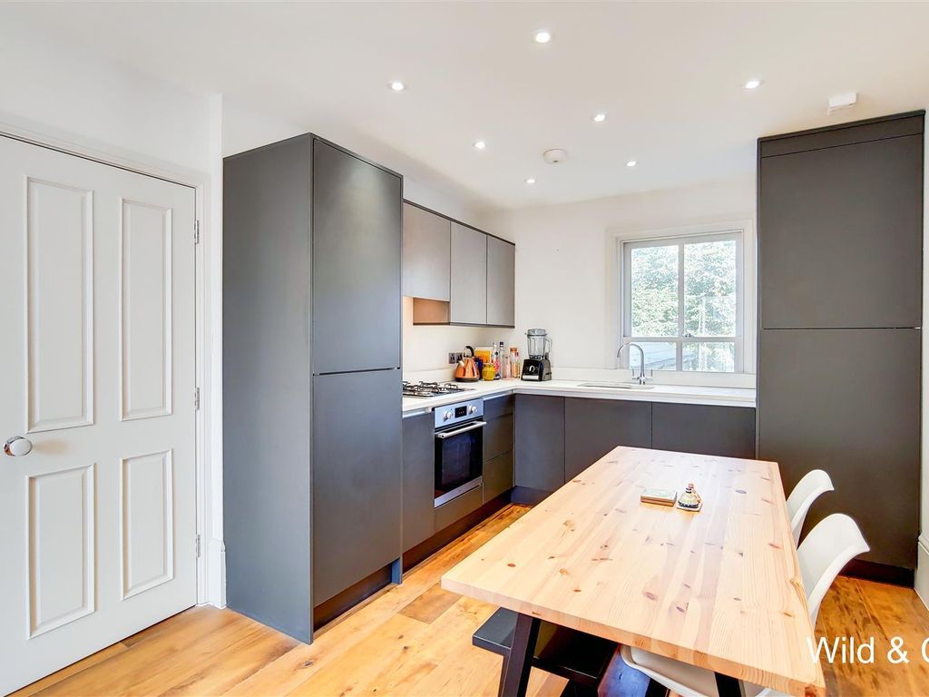 2 bed flat to rent in Clifden Road, London E5, £2,400 pcm Zoopla