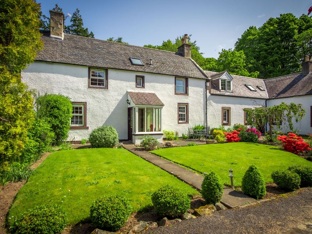 3 bed terraced house for sale in Culloden Court, Inverness IV2, £