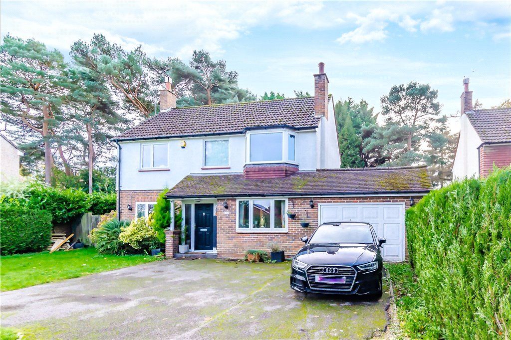 4 bed detached house for sale in Cullesden Road, Kenley CR8, £900,000