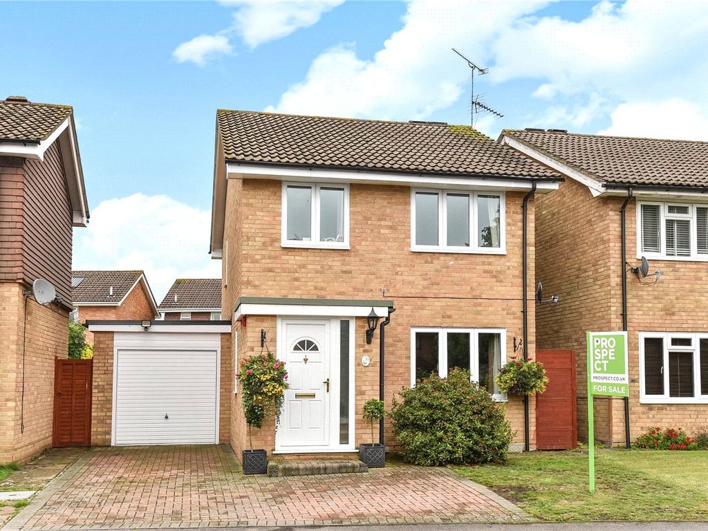 3 bed detached house for sale in Moray Avenue, College Town, Sandhurst