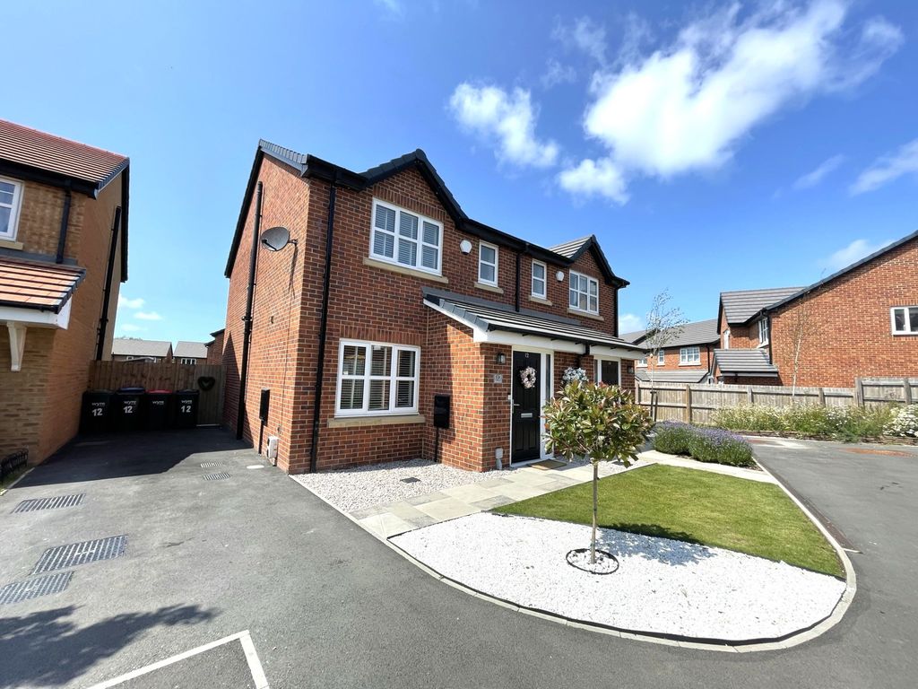 3 bed semidetached house for sale in Beacon Fell Close, Cleveleys FY5