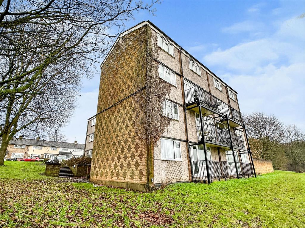 Wood View, Hemel Hempstead HP1  