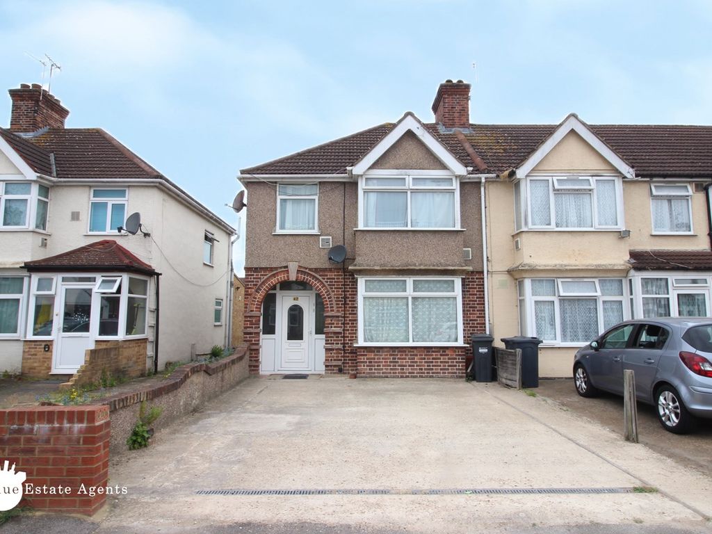 3 bed end terrace house for sale in Clevedon Gardens, Hounslow TW5, £