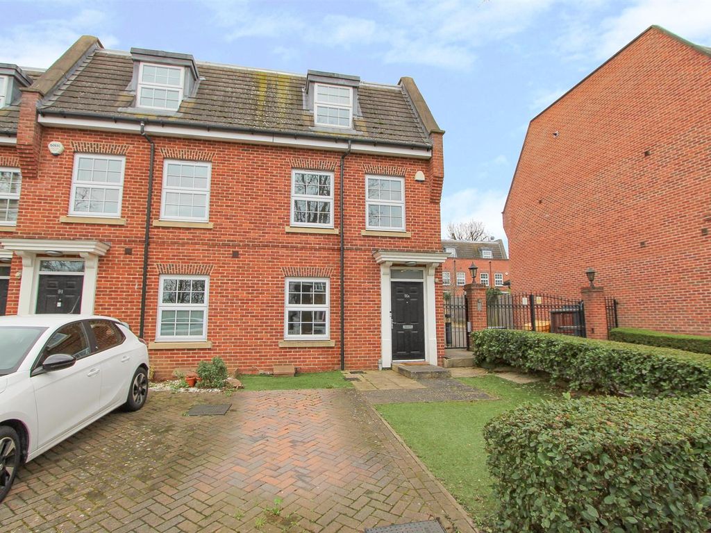 4 bed town house for sale in Langley Park Road, Sutton SM2, £700,000