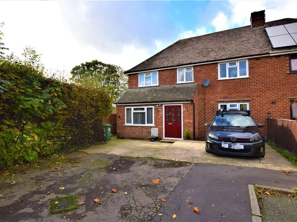 6 bed semidetached house for sale in Randwick Road, Tuffley