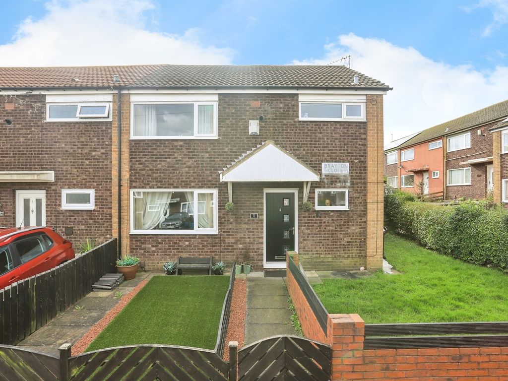 3 bed end terrace house for sale in Brayton Close, Leeds LS14, £190,000