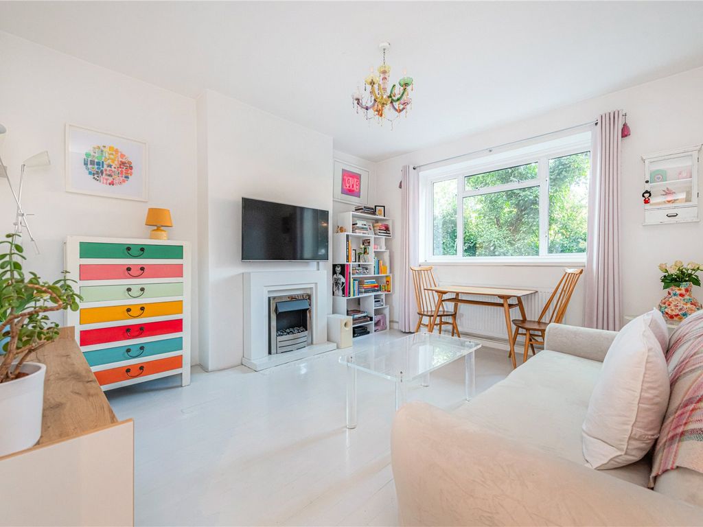 Coronation Court, Brewster Gardens, London W10