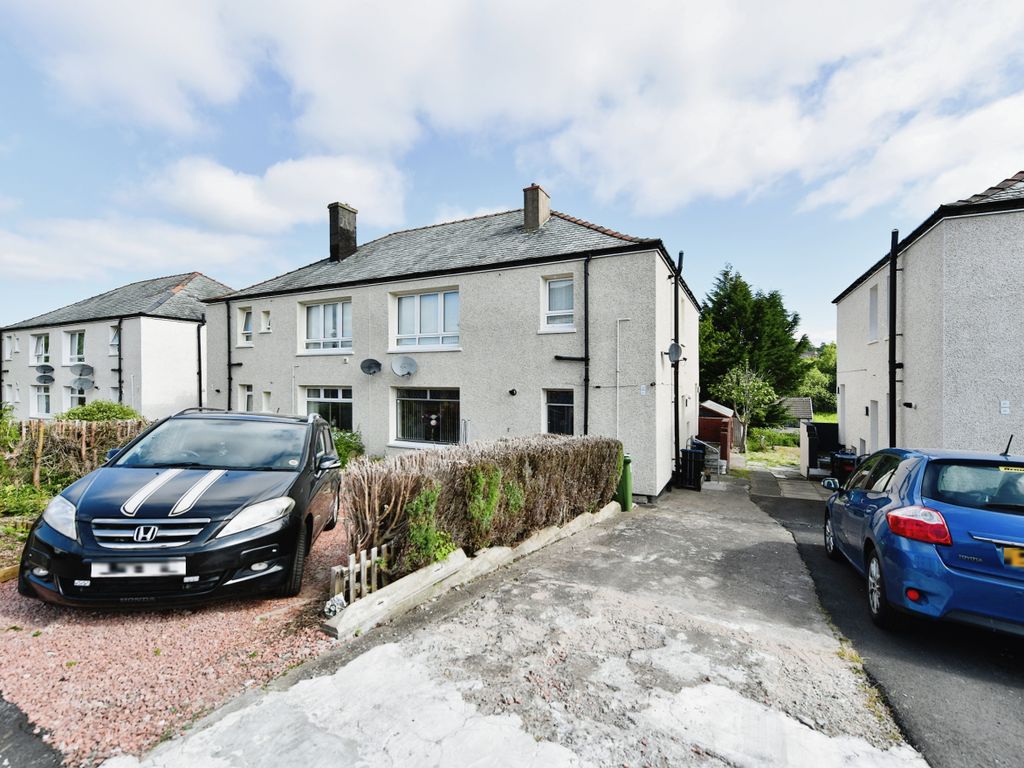 2 bed flat for sale in Wylie Crescent, Cumnock KA18, £46,000 Zoopla